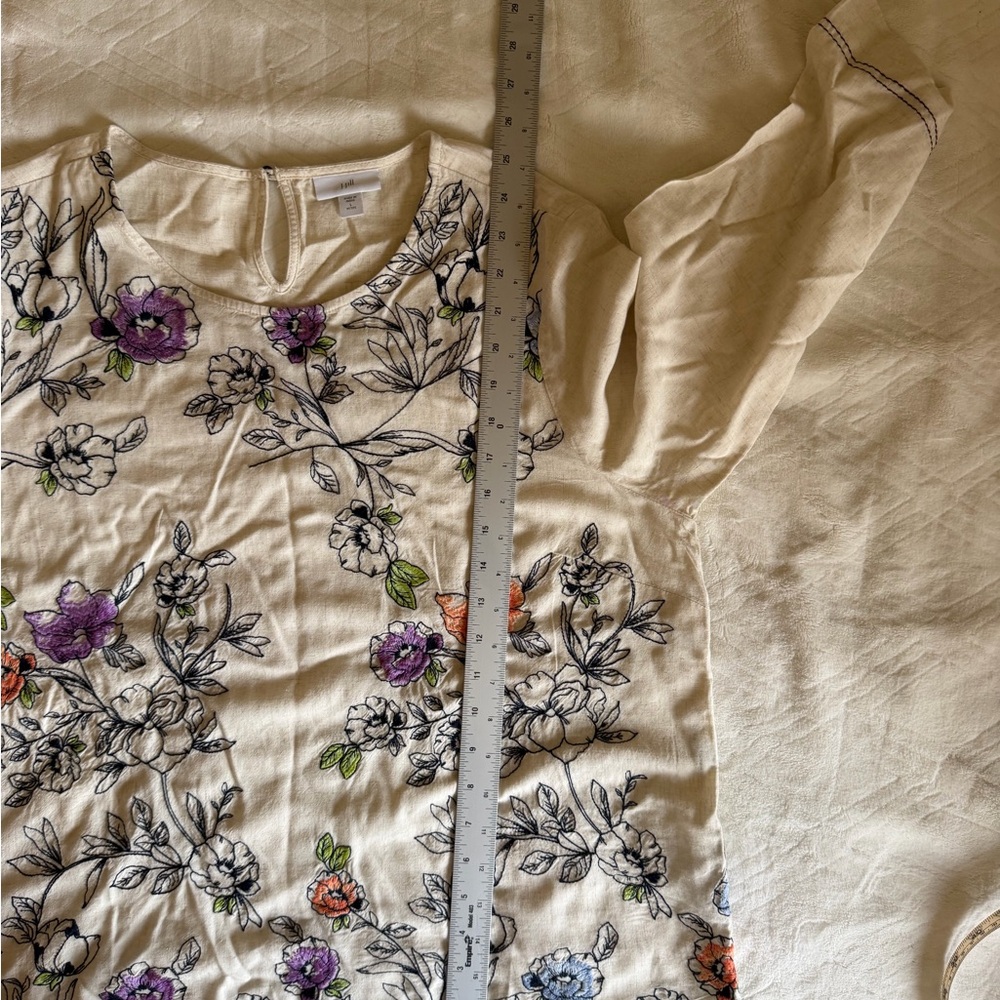 J. Jill women’s botanical garden Embroidered linen blend top - Picture 10 of 10